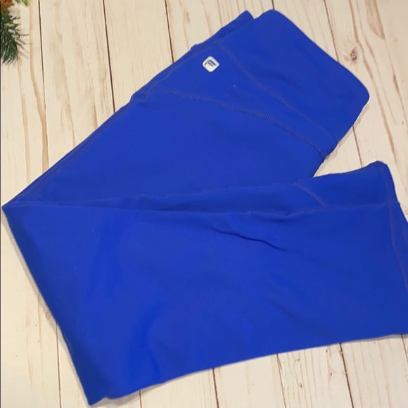 Fabletics Pants - FABLETICS cropped Capri leggings blue Small